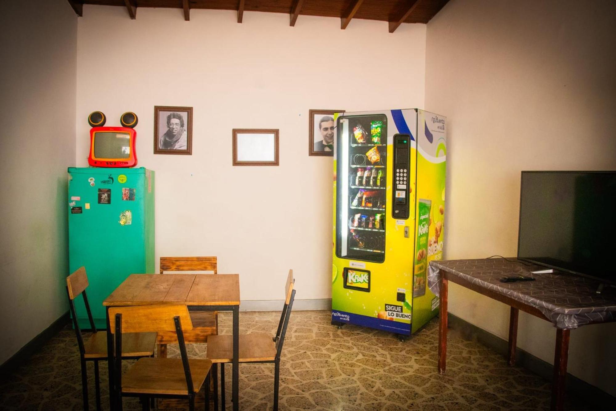 Casa Almarita - Hostal, Bar Y Restaurante Medellín Zewnętrze zdjęcie