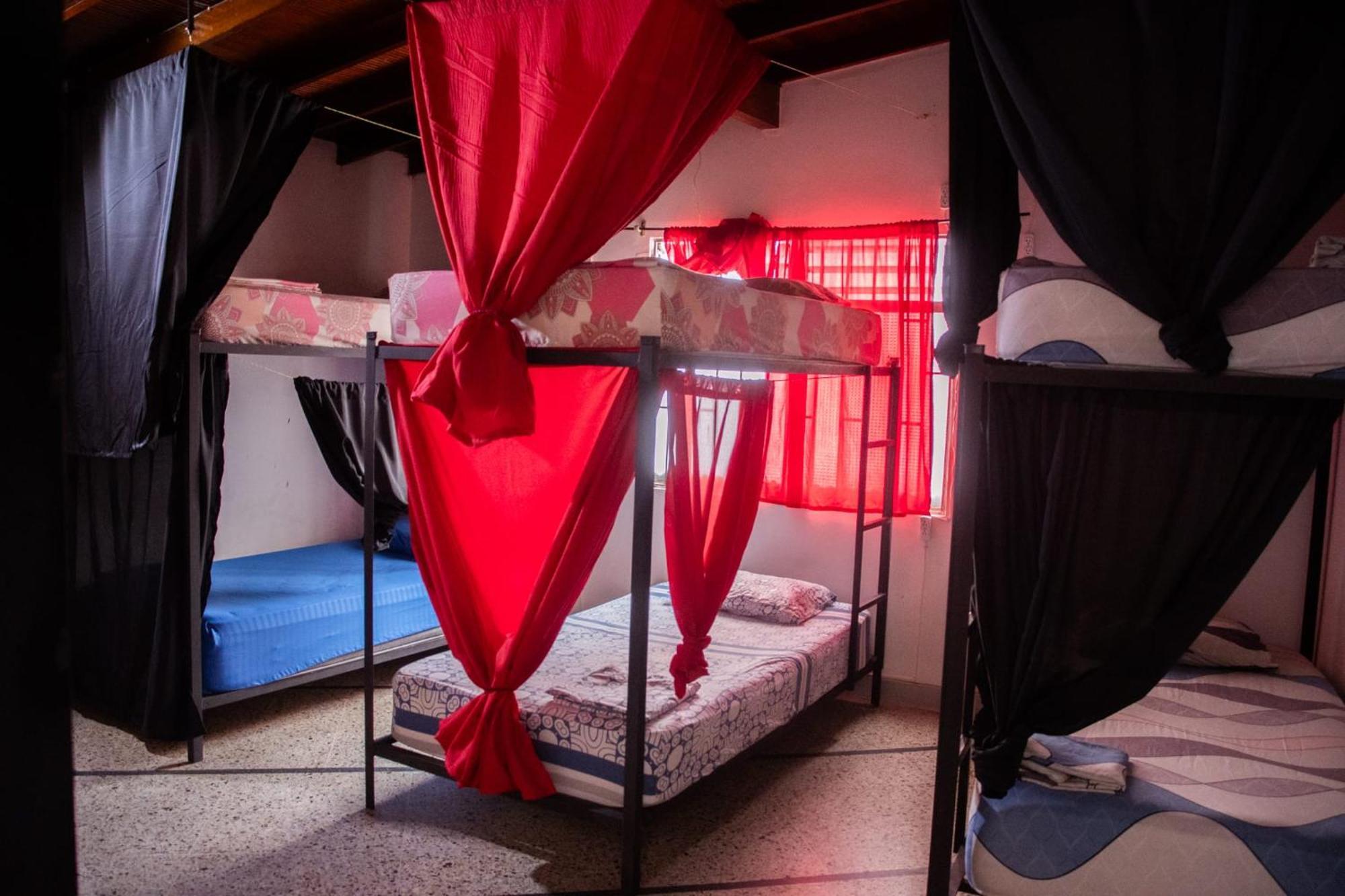 Casa Almarita - Hostal, Bar Y Restaurante Medellín Zewnętrze zdjęcie