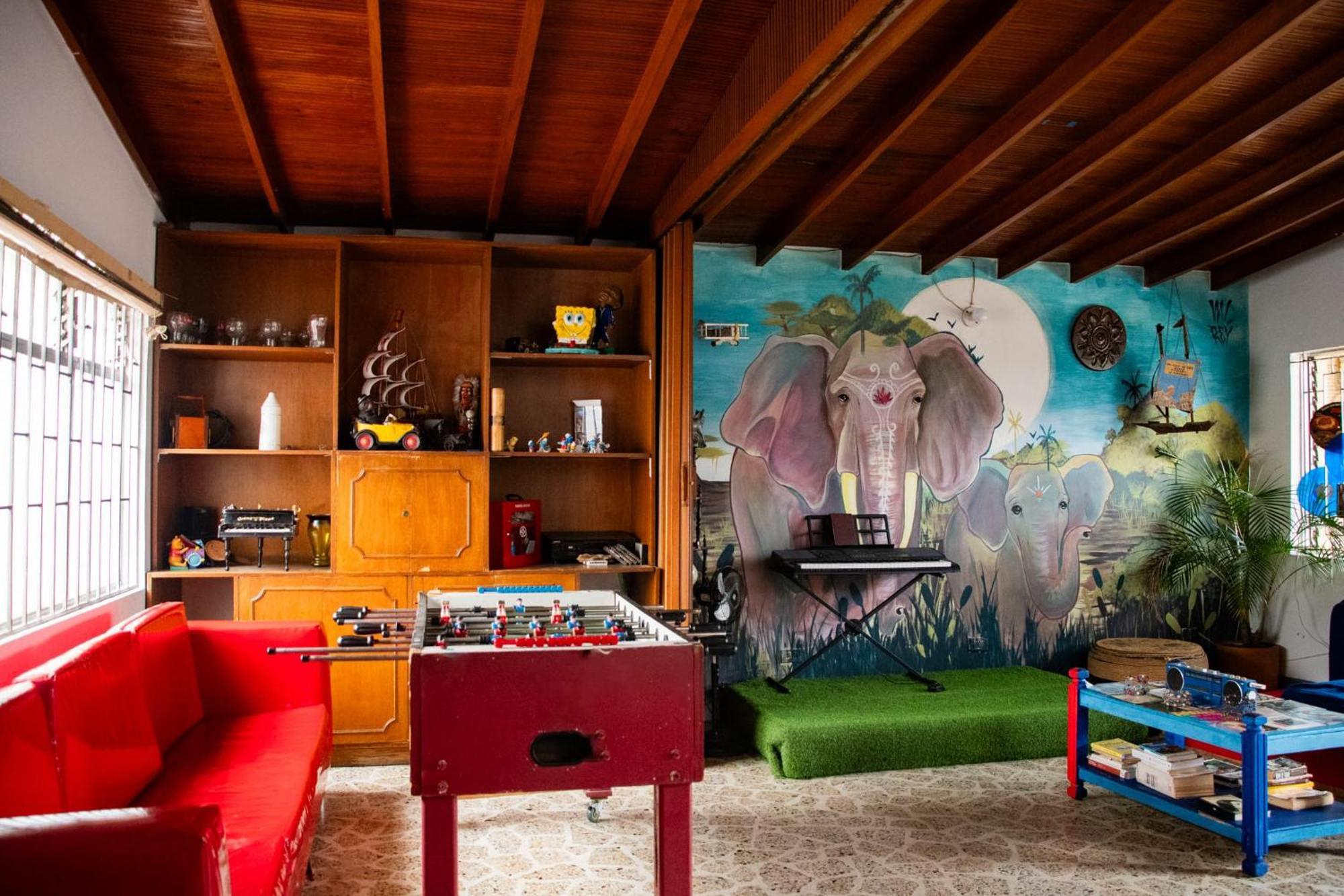Casa Almarita - Hostal, Bar Y Restaurante Medellín Zewnętrze zdjęcie